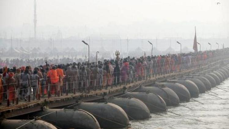 Dertig miljoen Indiërs maken zich op om te baden tijdens Kumbh Mela festival