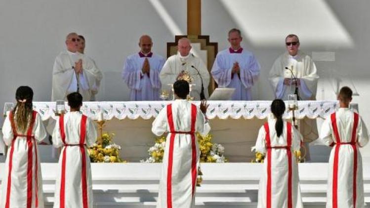 Paus spreekt christenen op Arabisch schiereiland moed in
