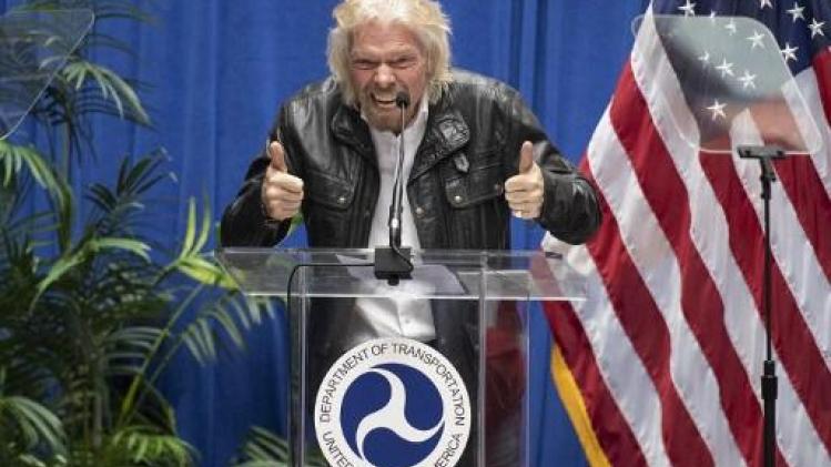 Miljardair Richard Branson plant eigen ruimtereis tegen juli