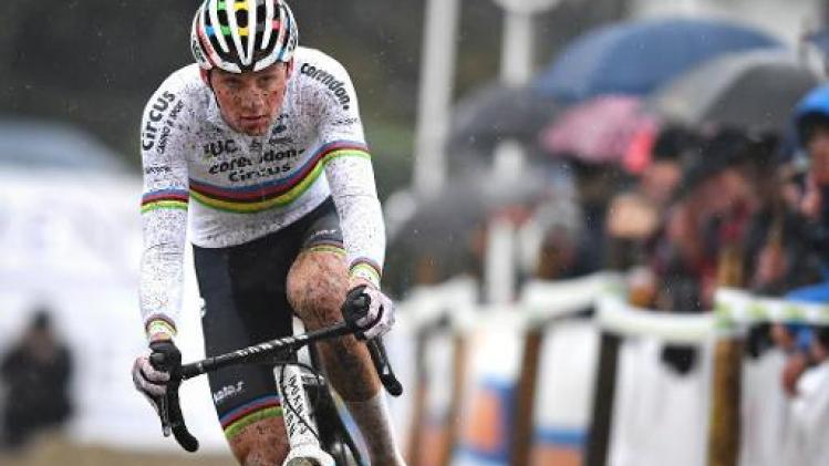 Mathieu Van der Poel stelt met 29e seizoenszege eindwinst veilig