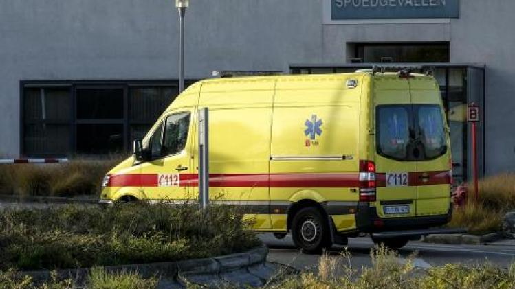 Standard-hooligans vallen Anderlecht-supporters en ambulanciers aan