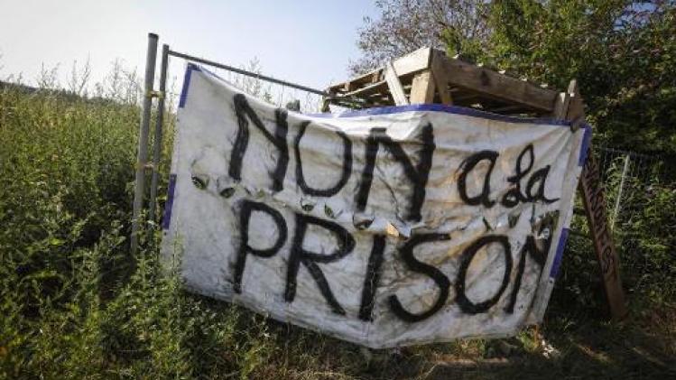 Negentigtal activisten blokkeren werf gevangenis Haren