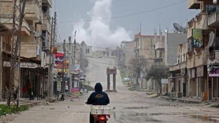 Duizenden Syriërs op de vlucht voor bombardementen van regeringstroepen in Idlib