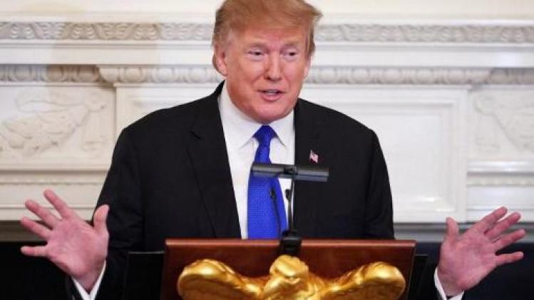 Witte Huis ontkent ongewenste kus door Trump tijdens campagne