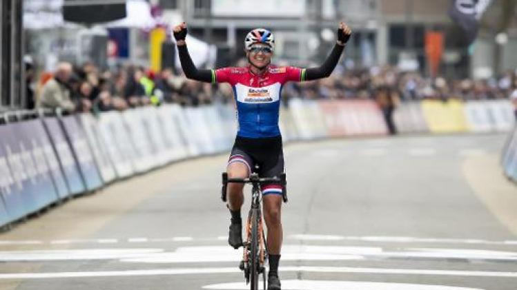 Chantal Blaak is de sterkste bij de vrouwen na korte solo