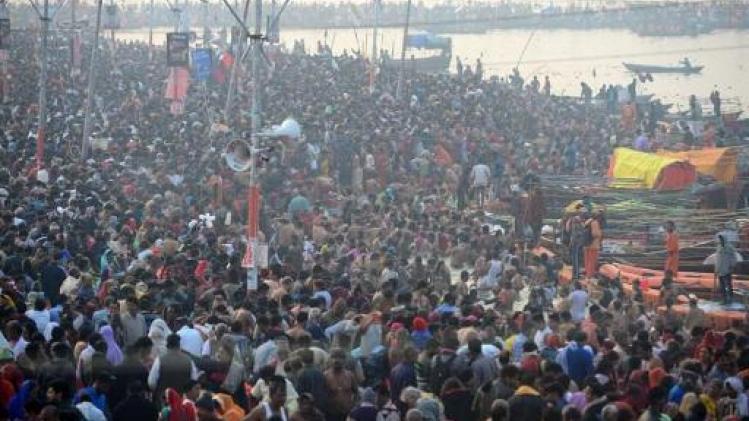 230 miljoen pelgrims op het Kumbh Mela feest in het noorden van India