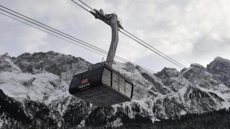 Ruim tachtig mensen uit Oostenrijkse kabelbaan gered na stroompanne