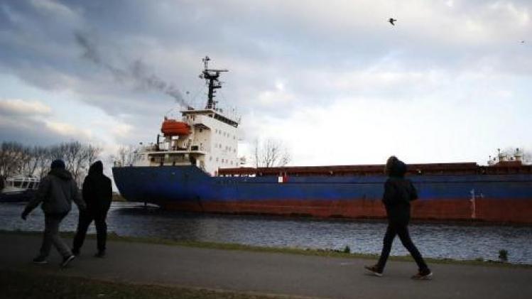 Migrant sterft in vrachtwagen in haven van Calais
