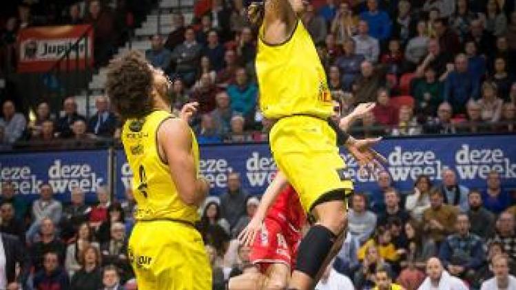 EuroMillions Basket League - Oostende wint vlot in Leuven