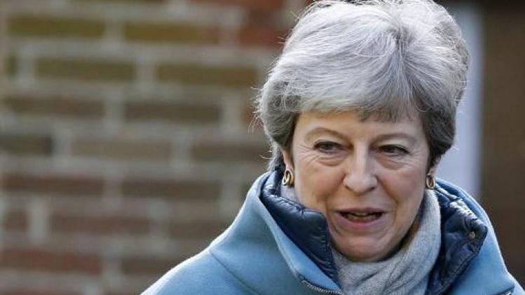 Britse premier May houdt crisisberaad