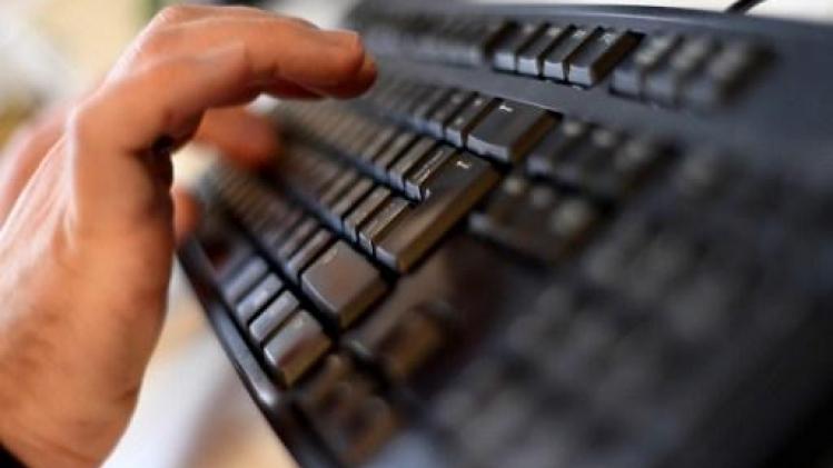 Centrum voor Cybersecurity waarschuwt voor oplichters die zich voordoen als computerexpert