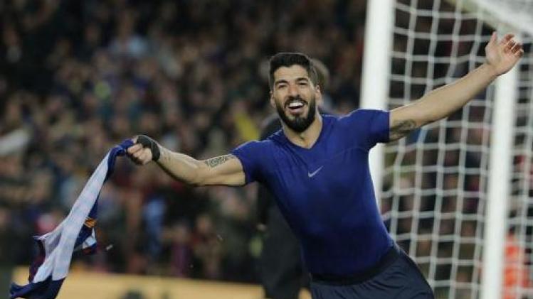 Belgen in het buitenland - Suarez bezorgt Barcelona late overwinning in Spaanse topper