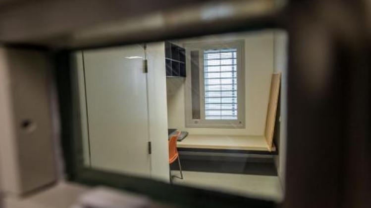 Hasseltse gevangenen krijgen telefoon in cel