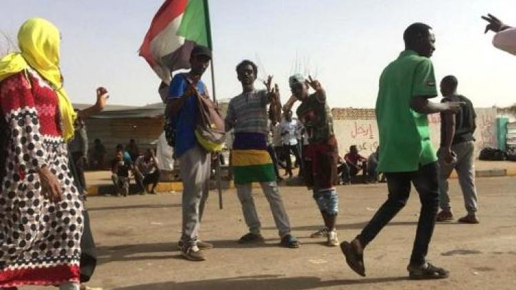 Crisis Soedan - Putschisten zeggen dat ze zich niet aan macht willen vastklampen - protest houdt aan
