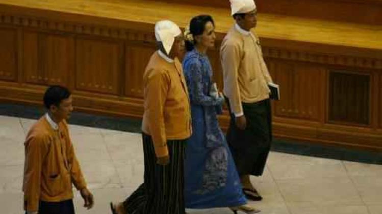 Aung San Suu Kyi legt eed af als minister van Buitenlandse Zaken