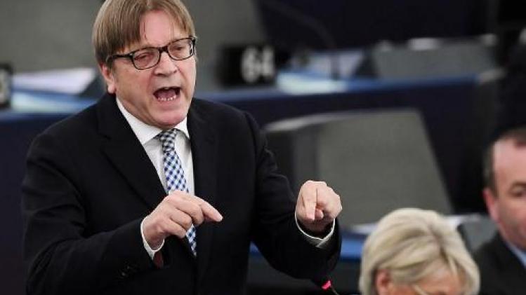Verhofstadt en Tusk kruisen degens over uitstel tot 31 oktober