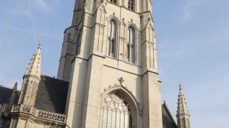 Sint-Baafskathedraal ziet in brand Notre-Dame 'wake-upcall'