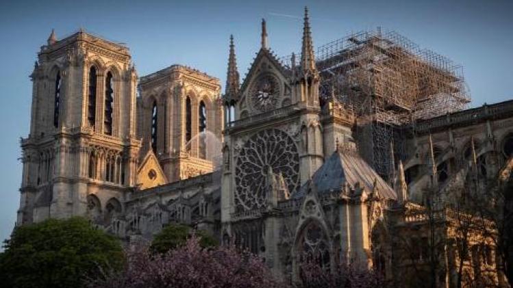 Stellingenbedrijf schuift verantwoordelijkheid voor brand in Notre-Dame van zich af