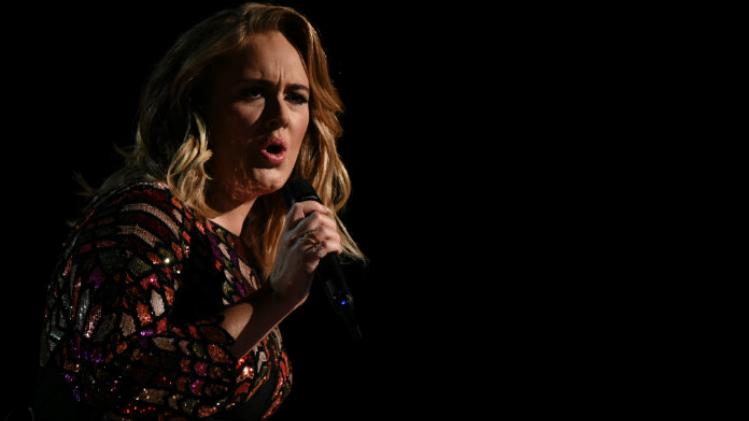Gescheiden Adele "hunkert naar nieuwe romance"