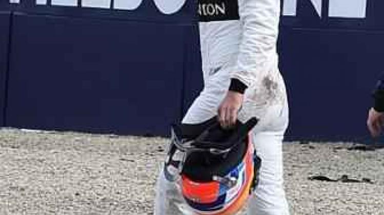 Alonso brak enkele ribben bij crash in Australië