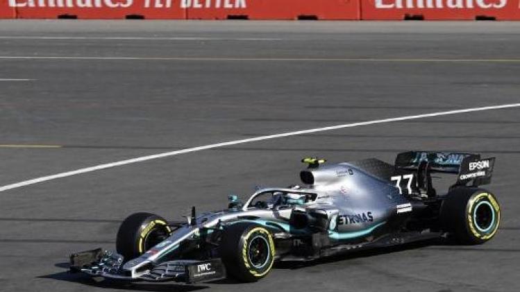 Bottas verzilvert pole en neemt leiding in WK-tussenstand over van ploegmaat Hamilton