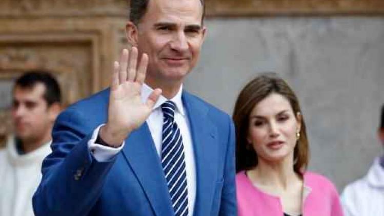 Spaanse koning Felipe VI geeft zichzelf en andere koninklijke familieleden opslag