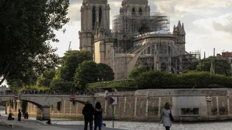 Meerderheid Fransen wil heropbouw kathedraal getrouw aan het origineel