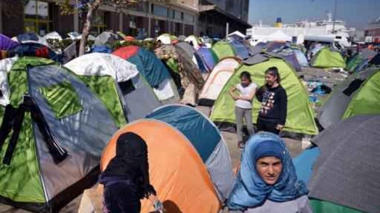 Vluchtelingen moeten haven van Piraeus verlaten