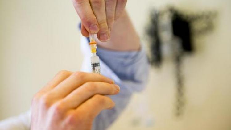 Amper 1 op de 10.000 krijgt bijwerkingen van vaccins