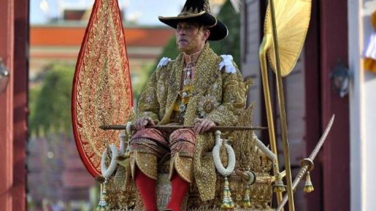 Thailand viert nieuwe koning met grote parade
