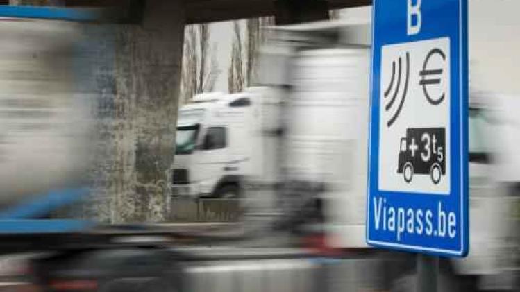 Boze vrachtwagenchauffeurs blokkeren toegangswegen naar Luikse luchthaven