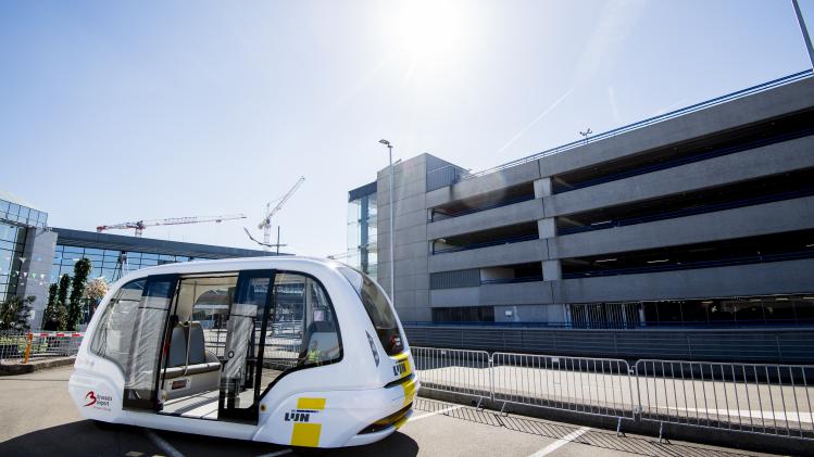 Zelfrijdende bus rijdt eerste meters op Brussels Airport