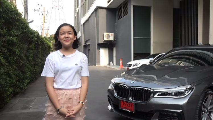 Populaire YouTuber koopt BMW van 168.000 euro voor haar 12de verjaardag