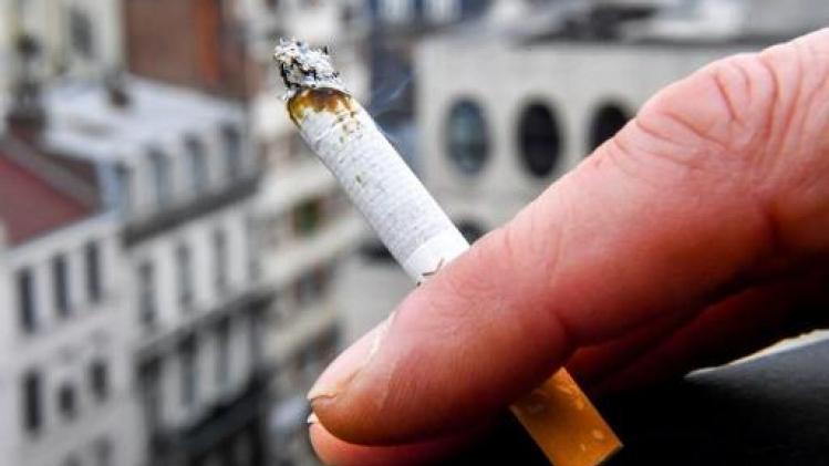 De Block voert neutraal sigarettenpakje in om aantal rokers te laten dalen