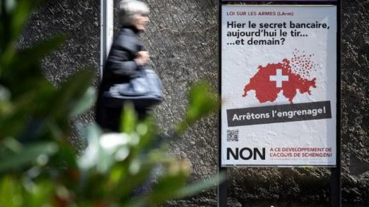 Zwitsers spreken zich zondag uit over strengere wapenwetgeving