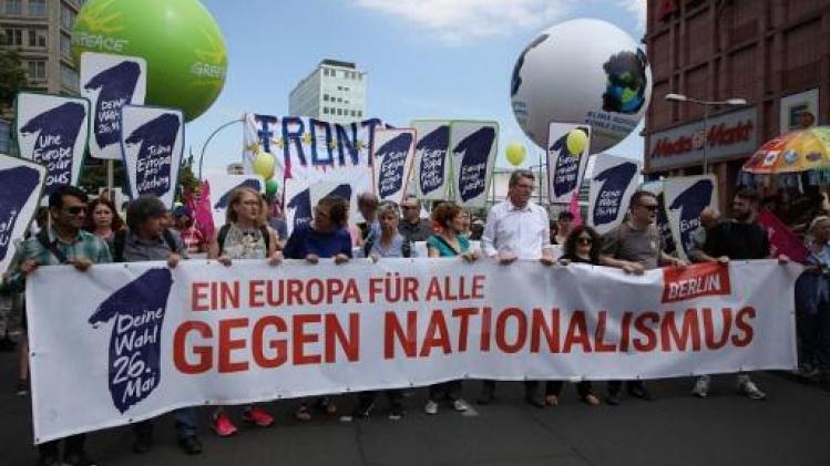 Duizenden Duitsers betogen tegen nationalisme