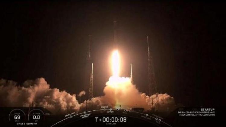 SpaceX lanceert eerste reeks satellieten voor snel internet