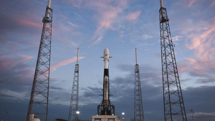 SpaceX schiet eerste satellieten voor snel internet de lucht in