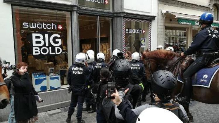Politie arresteert gele hesjes rond Grote Markt in Brussel