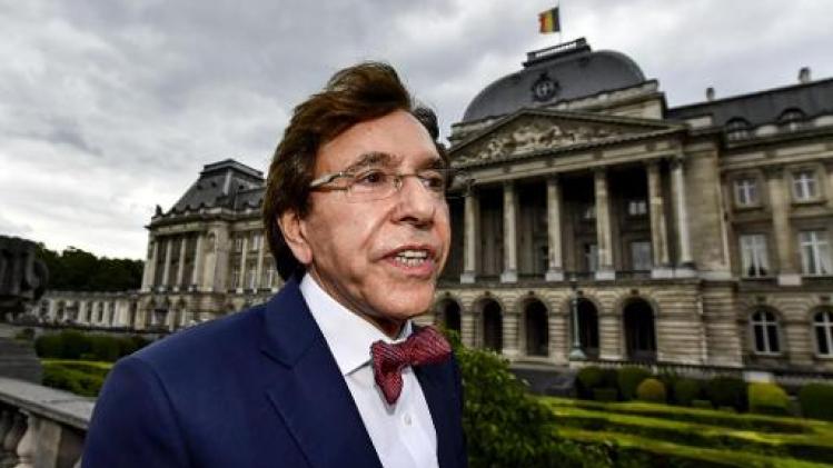 Di Rupo ziet oplossing in federale regering zonder Vlaamse meerderheid