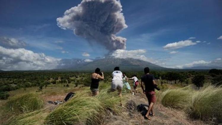 Vulkaan op Bali spuwt as tot 2 km