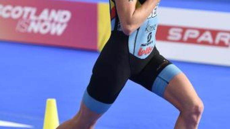 Claire Michel verovert brons op olympische afstand in Weert