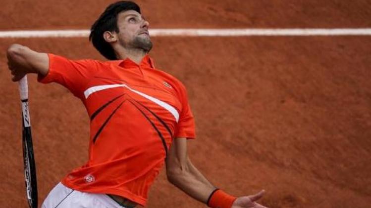 Djokovic stoomt door naar achtste finales