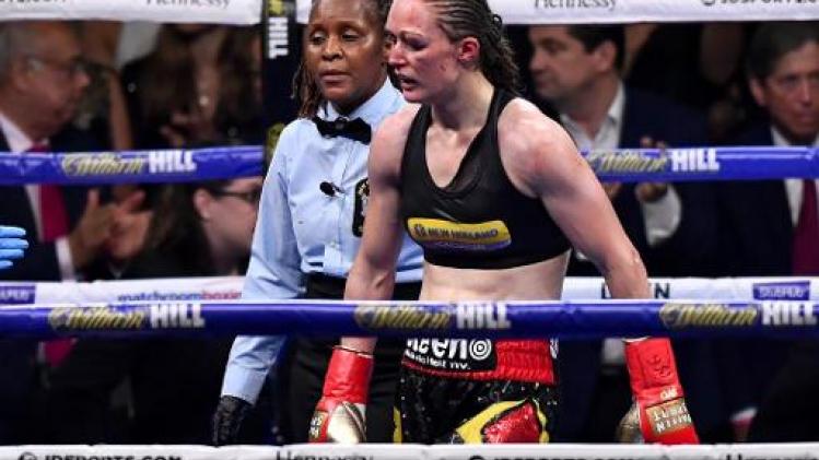 Aangeslagen Delfine Persoon is opnieuw in het land