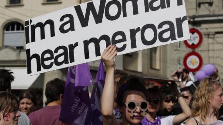Zwitserse vrouwen massaal op straat voor gelijke rechten