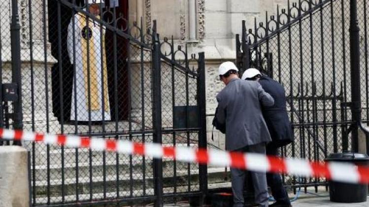 Eerste misviering in Notre-Dame sinds brand