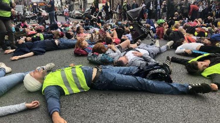 Betogers houden zich voor dood op kruispunt van ongeval