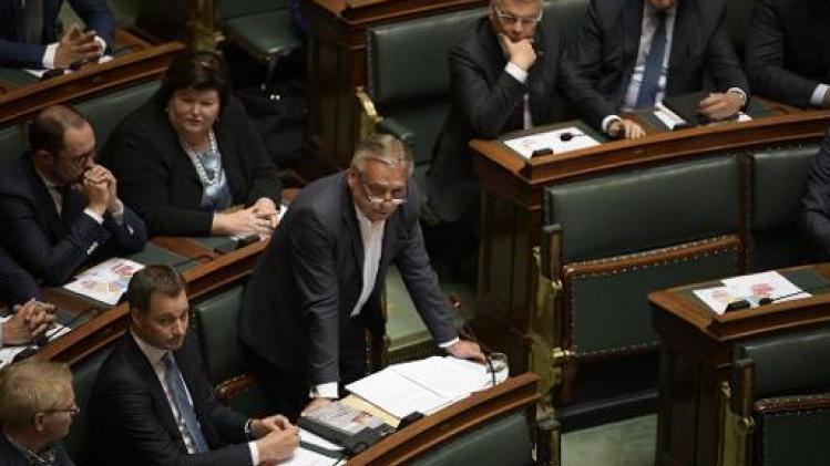 Dewael zit installatievergadering voor vanop zijn eigen plaats