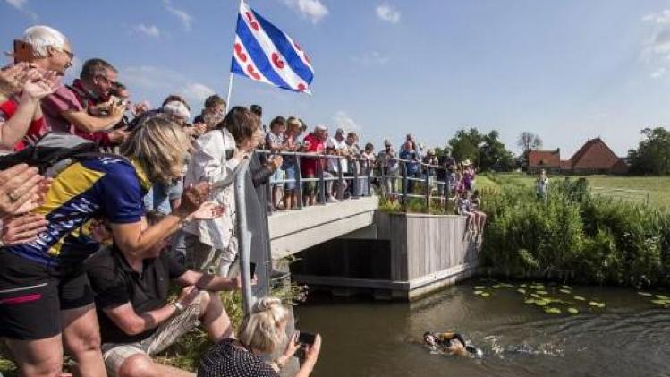 Helft van Elfstedentocht zit erop voor Nederlandse zwemmer