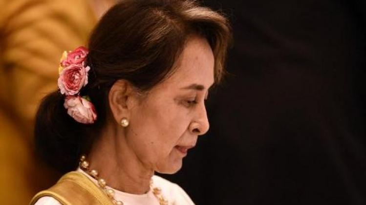 Myanmarese regering snijdt miljoen mensen af van internet